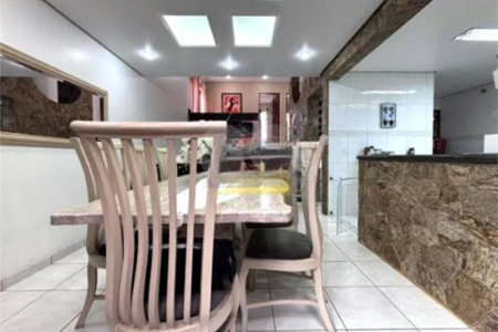 Sobrado à venda ou para alugar com 3 quartos, sendo 1 suíte,  em Jardim Maria Helena, Guarulhos, SP