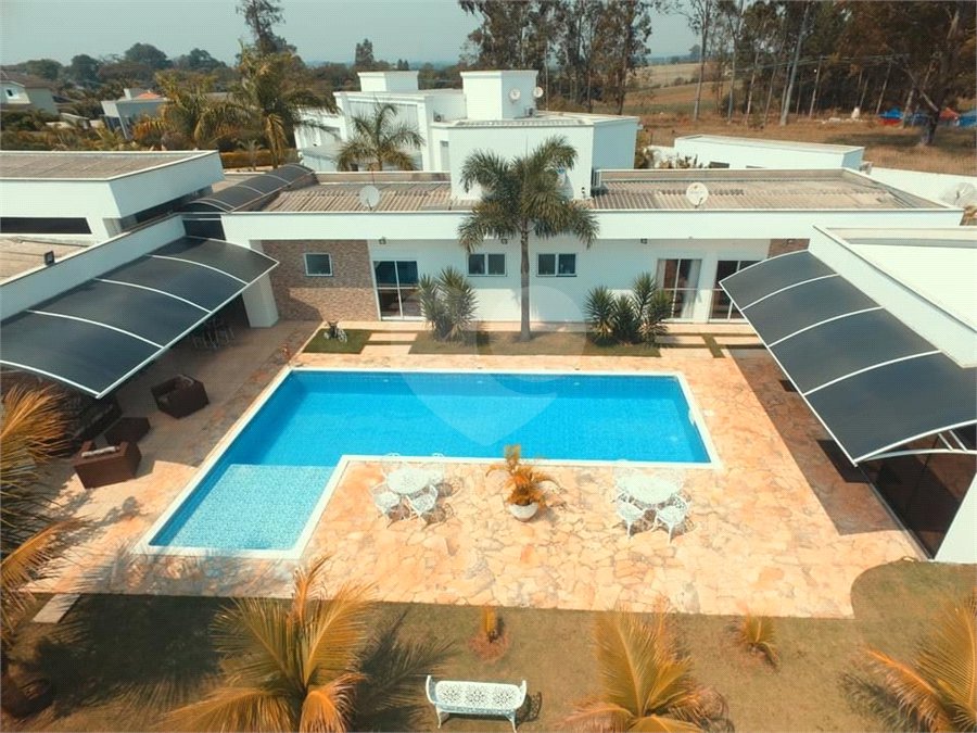 Casa à venda com 3 suítes no condomínio Village Ipanema I, Araçoiaba da Serra - SP