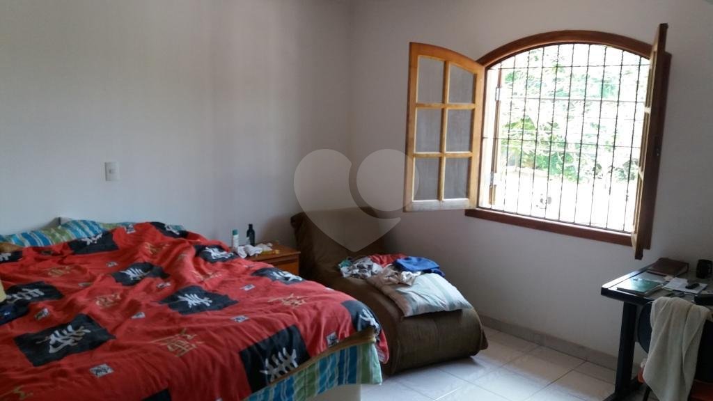 Sobrado à venda com 4 quartos, sendo 1 suíte, em Tremembé, São Paulo, SP