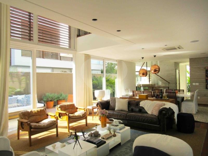 Casa à venda com 4 suítes no condomínio Bauhaus, São Paulo - SP