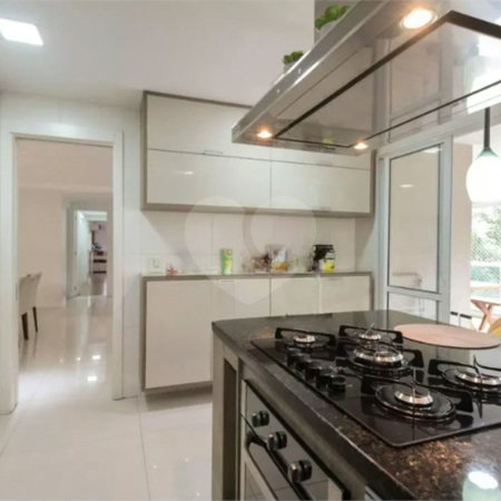 Apartamento na Mooca com 204m² amplo à venda 3 quartos, sendo 3 suítes, e 4 vagas