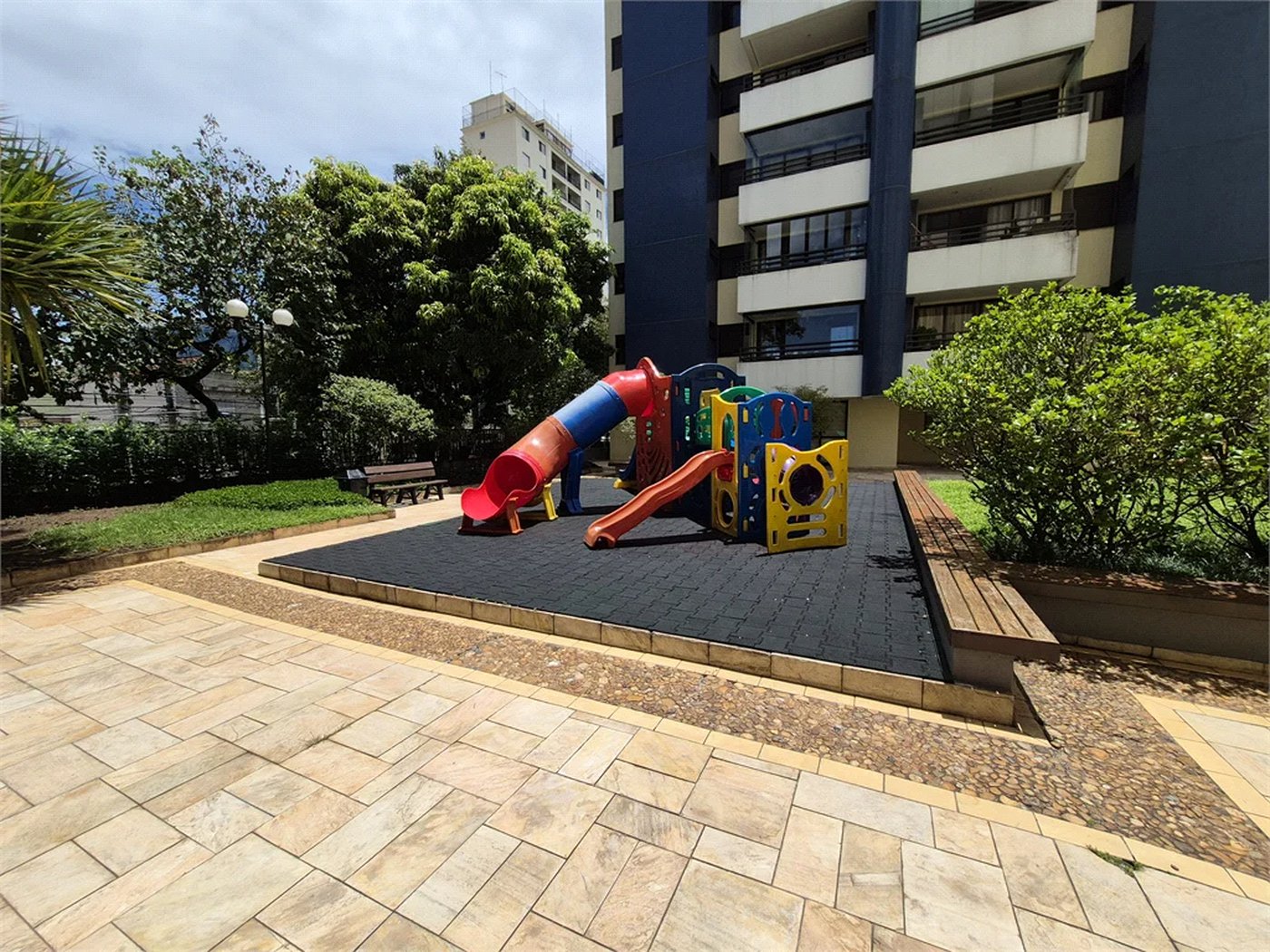 Cobertura à venda com 4 quartos, sendo 2 suítes, em Vila Hamburguesa, São Paulo, SP