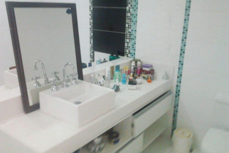 Sobrado à venda com 4 quartos, sendo 1 suíte, em Alto da Boa Vista, São Paulo, SP
