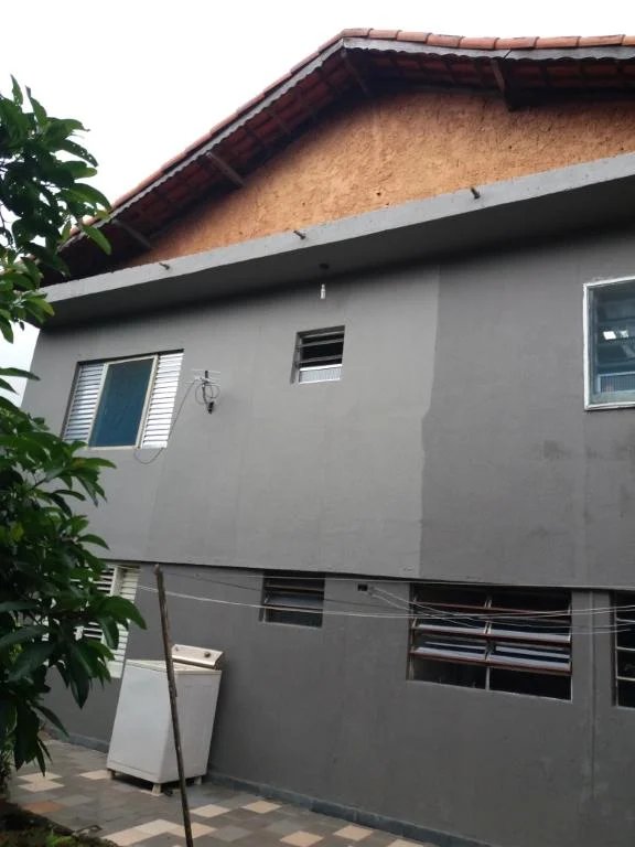 Casa à venda com 4 quartos, sendo 1 suíte, em Jardim Helga, São Paulo, SP