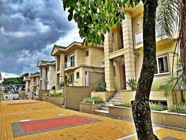 Casa à venda com 4 suítes no condomínio Villagio Di Modena, São Paulo - SP