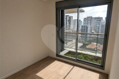 Apartamento à venda com 3 quartos, sendo 2 suítes, em Jardim das Acácias, São Paulo, SP