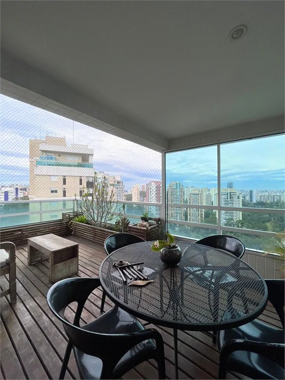 Apartamento à venda com 4 suítes em Jardim Morumbi, São Paulo, SP