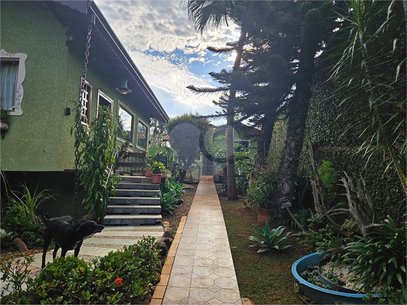 Casa à venda com 4 quartos, sendo 3 suítes, em Jardim Tapajós, Atibaia, SP