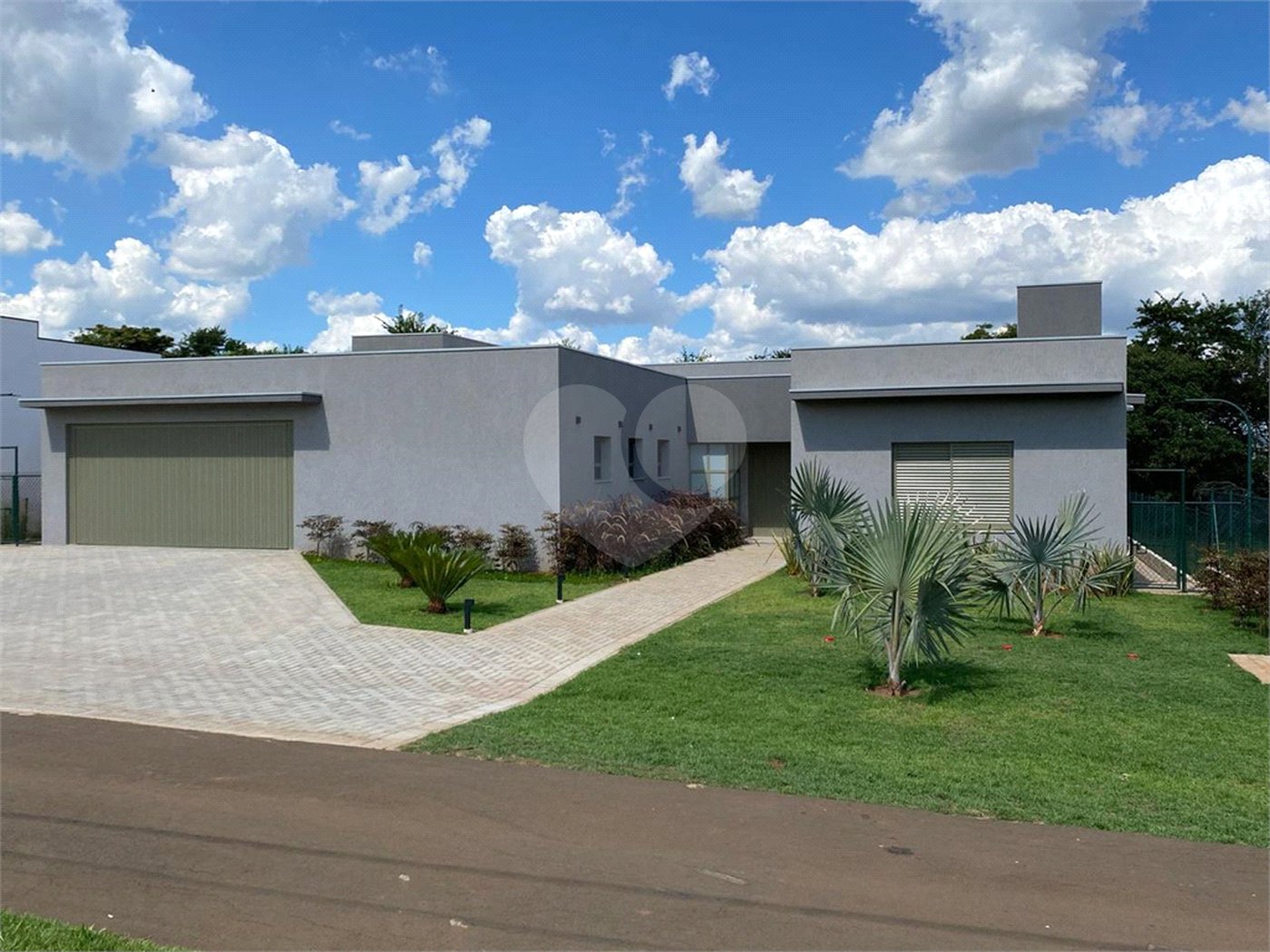 Casa à venda com 4 suítes no condomínio Primavera, Salto - SP