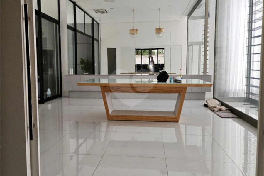 Casa à venda com 5 suítes no condomínio Tamboré II, Santana de Parnaíba - SP