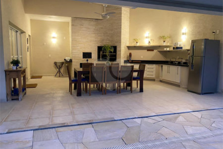 Casa à venda ou para alugar com 4 suítes no condomínio Shamballa I, Atibaia - SP