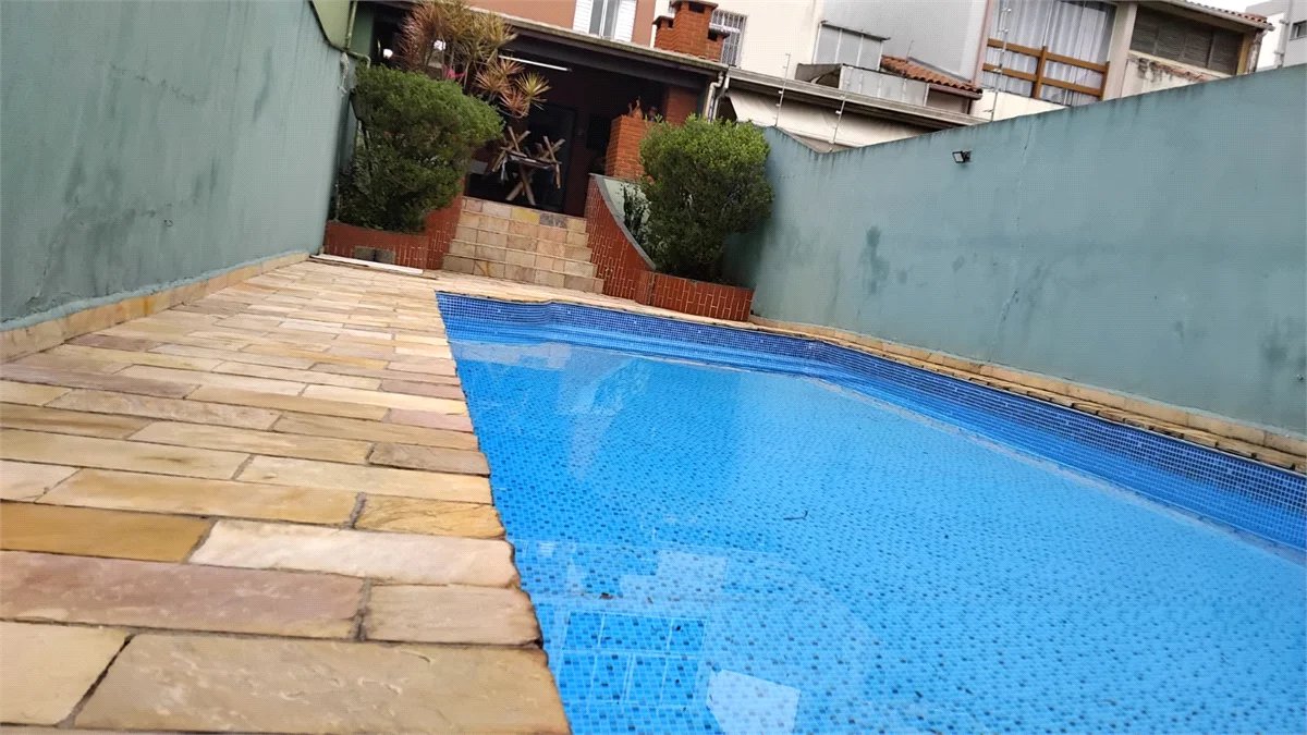 Casa à venda com 4 quartos, sendo 3 suítes, em Vila Polopoli, São Paulo, SP