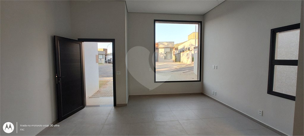 Casa à venda com 3 suítes no condomínio Reserva Ybyra, Atibaia - SP