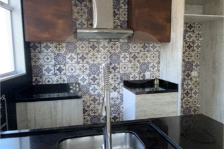 Casa à venda com 3 quartos, sendo 1 suíte, no condomínio Ana Carolina, São Paulo - SP