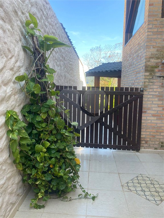 Casa à venda com 5 quartos, sendo 4 suítes, no condomínio Lago do Imperador, Mairiporã - SP
