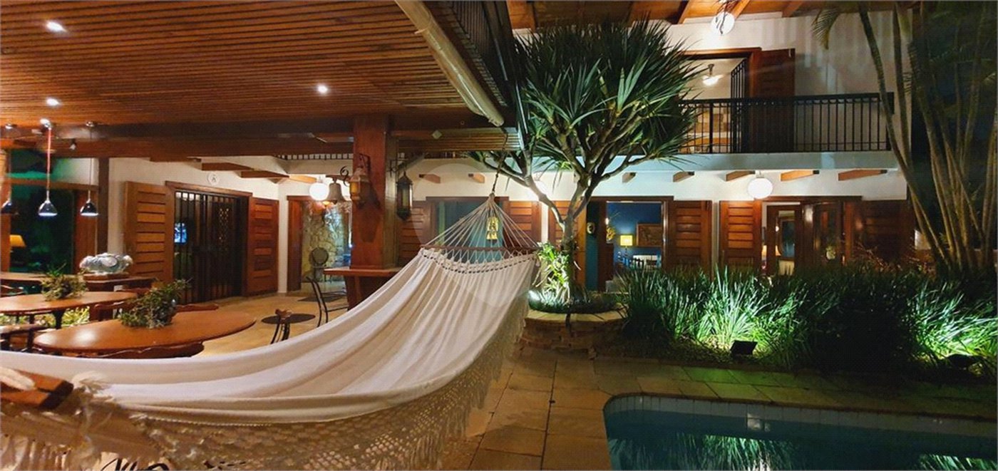 Casa à venda com 5 suítes em Jardim Leonor, São Paulo, SP