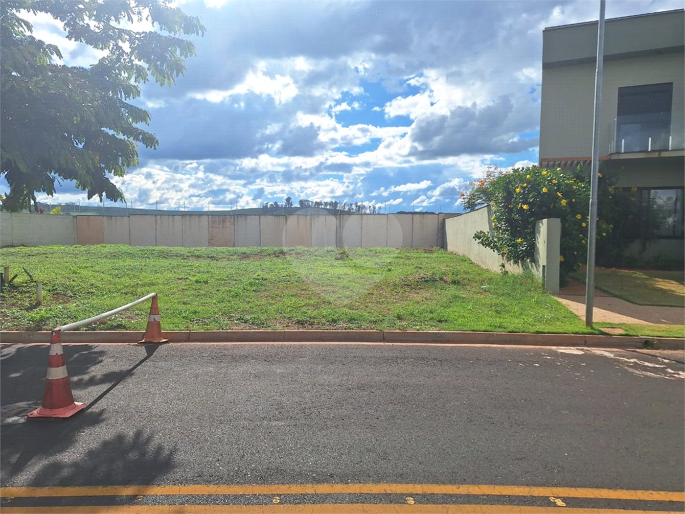 Terreno à venda no condomínio Vivendas da Mata Portal Paineiras, Ribeirão Preto - SP
