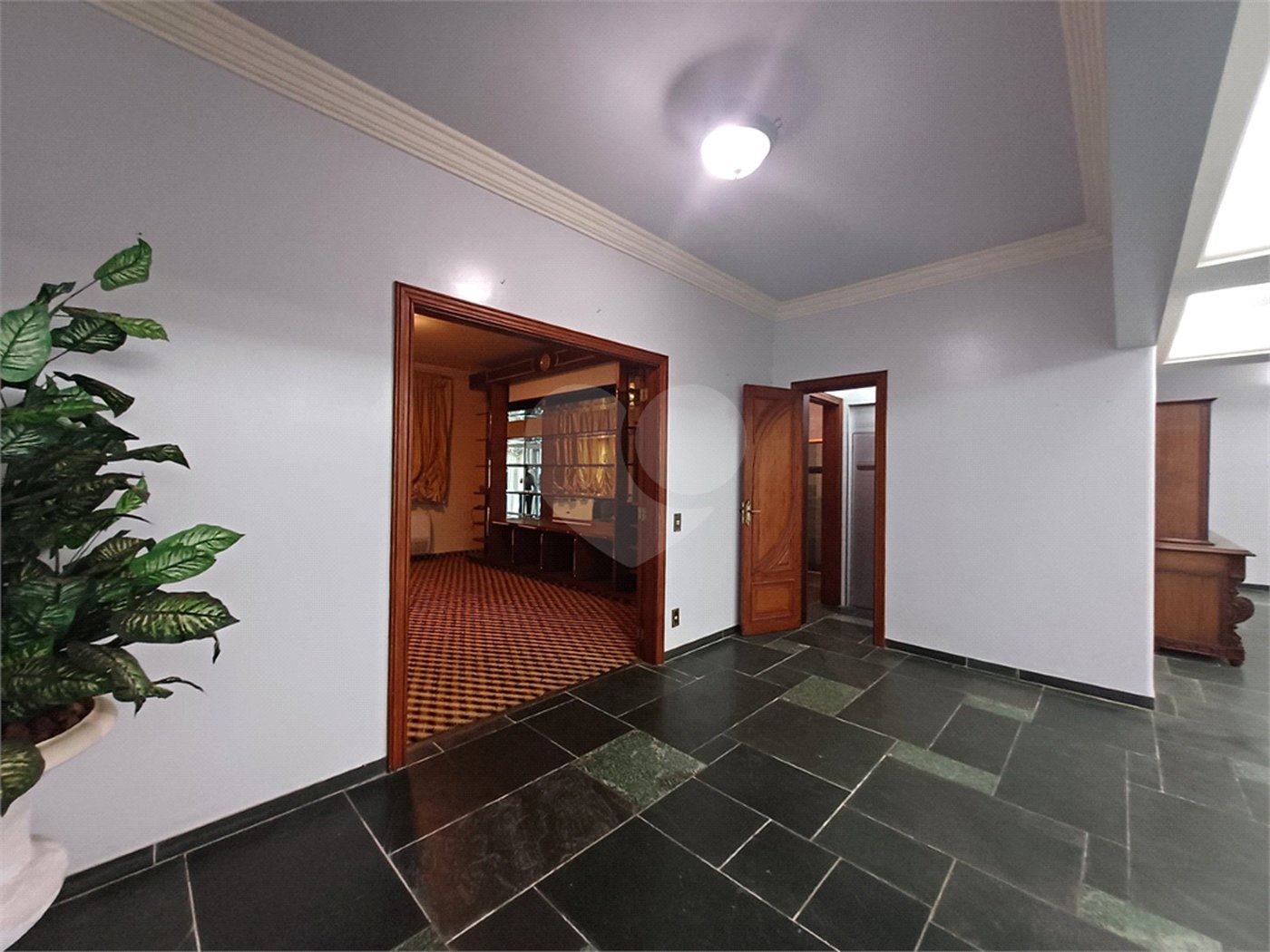Casa à venda com 6 suítes no condomínio Portal da Raposo, Sorocaba - SP