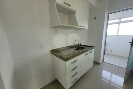 Apartamento à venda com 2 quartos em Vila Anastácio, São Paulo, SP
