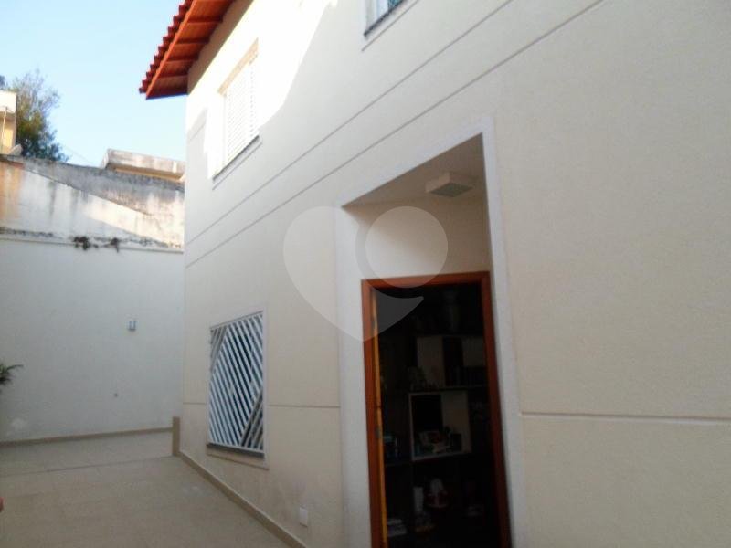 Casa à venda com 3 quartos, sendo 1 suíte,  no condomínio Fernandes, São Paulo - SP