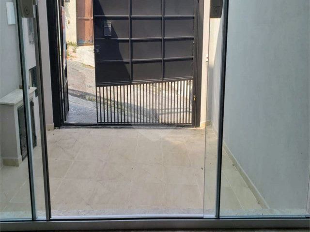 Sobrado à venda com 3 quartos, sendo 1 suíte,  em Vila Romero, São Paulo, SP