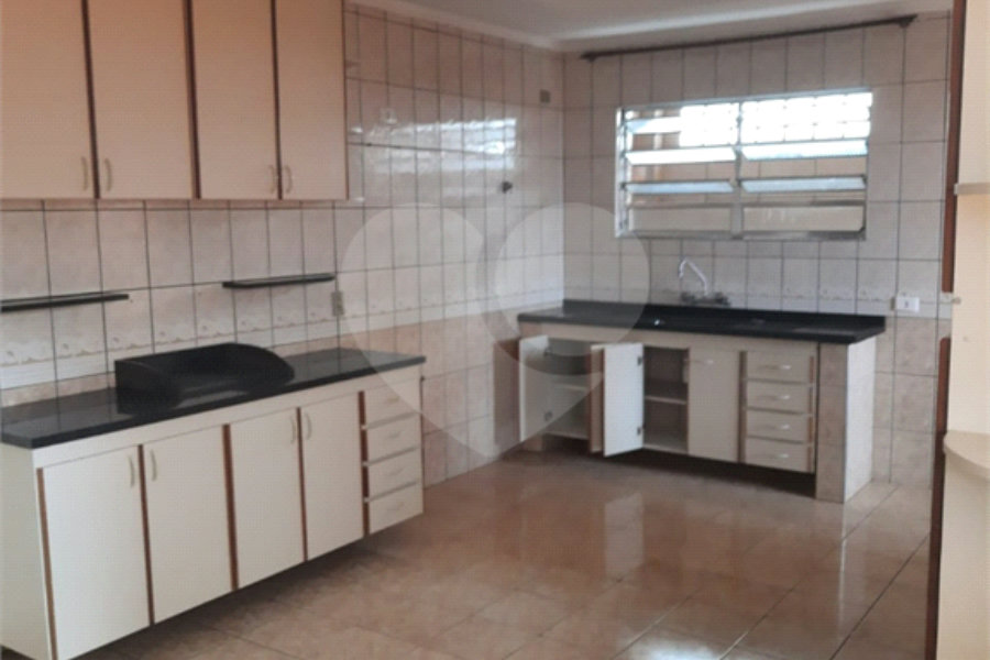 Sobrado à venda com 3 quartos, sendo 1 suíte, em Portal da Primavera, Cotia, SP
