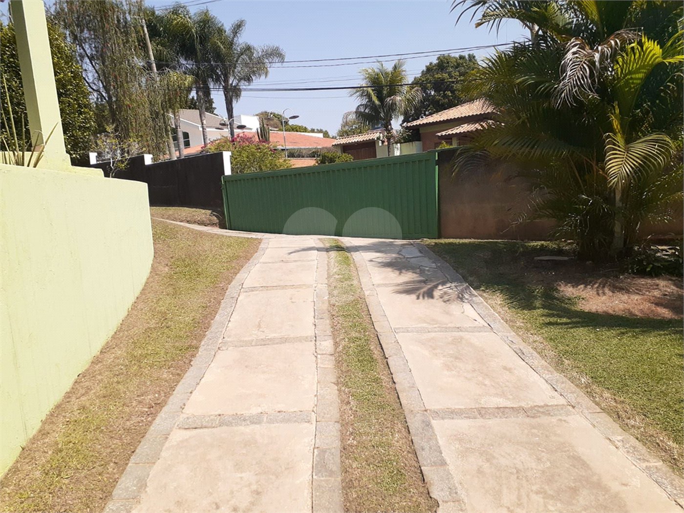 Casa à venda com 3 quartos, sendo 1 suíte, no condomínio Zuleika Jabour, Salto - SP