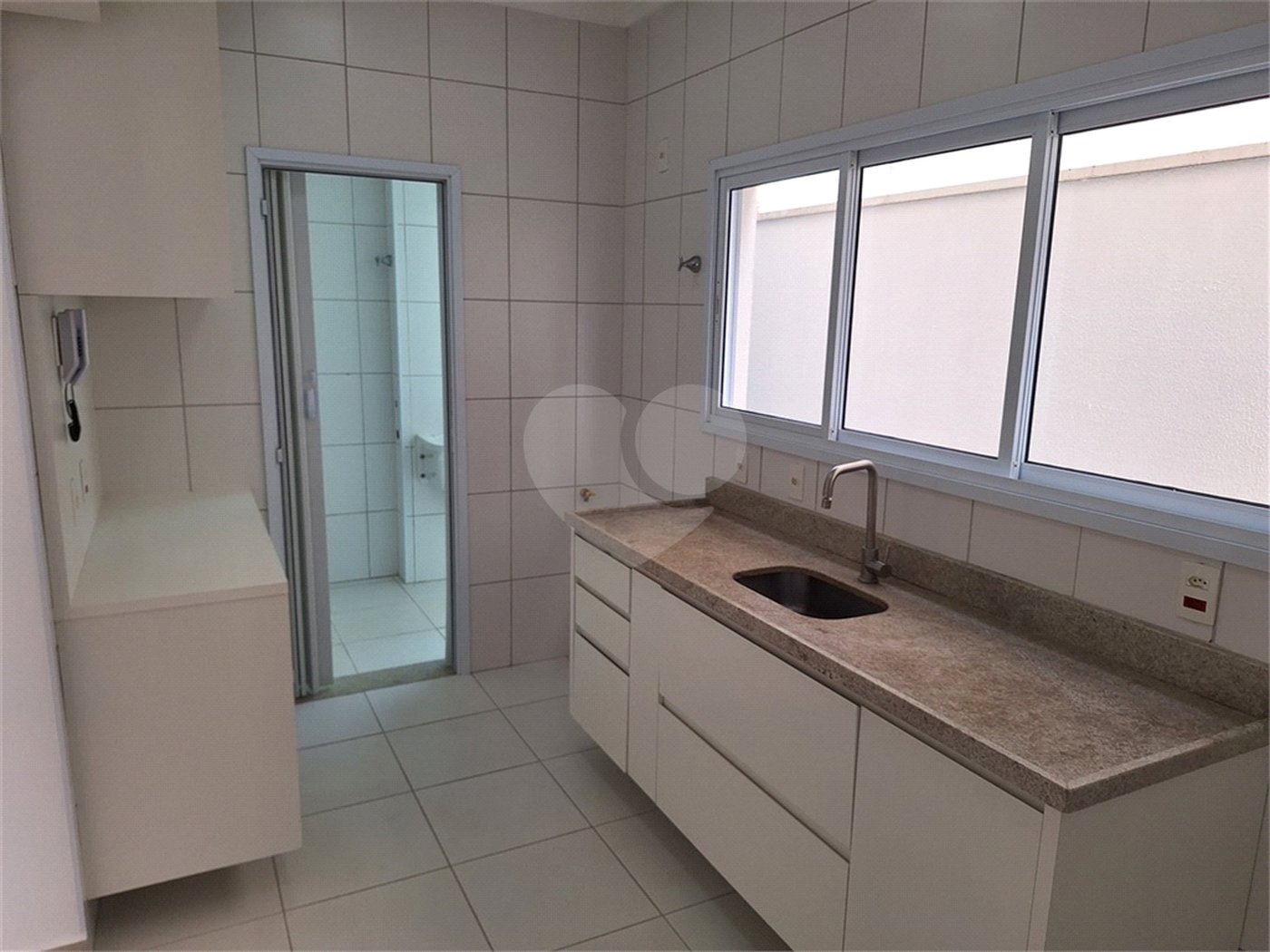 Casa à venda com 3 quartos, sendo 1 suíte, no condomínio Villagio Montalcino, Vinhedo - SP