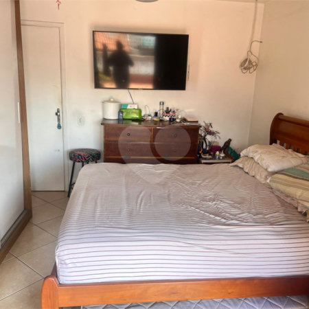 Sobrado à venda com 4 quartos, sendo 1 suíte, em Vila Antonieta, São Paulo, SP