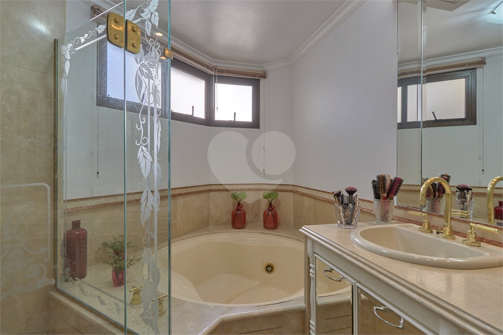 Apartamento à venda com 4 suítes em Campo Belo, São Paulo, SP