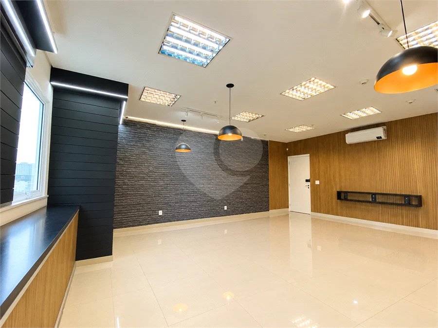 Sala Comercial com Renda no Domo Business – 56 m² Distribuídos em 2 Ambientes!