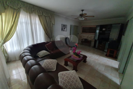 Casa Térrea à venda com 3 quartos, sendo 1 suíte, em Vila Ré, São Paulo, SP