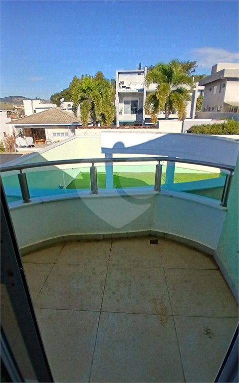 Casa à venda com 3 suítes no condomínio Figueira Garden, Atibaia - SP