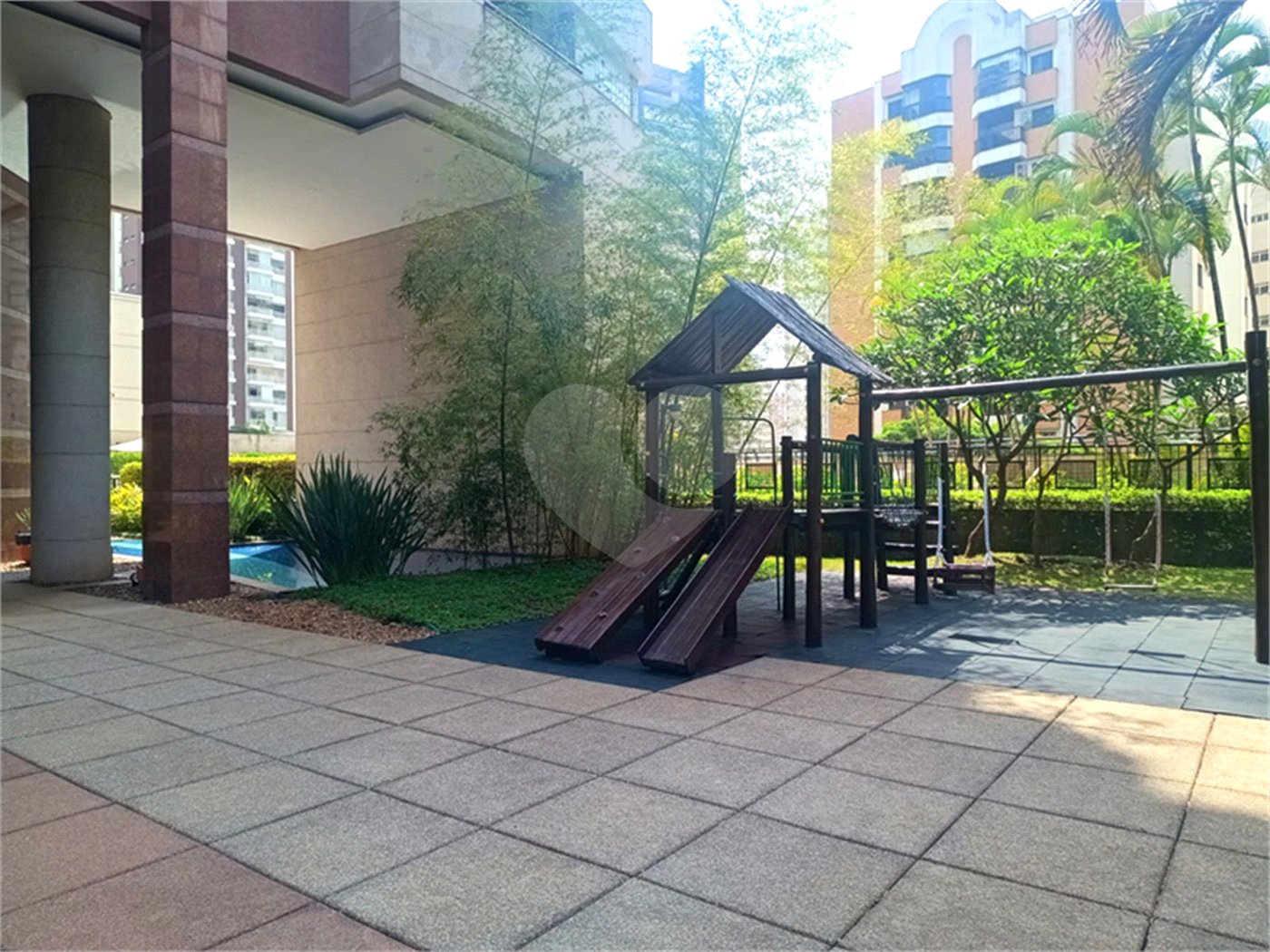 Apartamento à venda com 3 suítes em Vila Suzana, São Paulo, SP