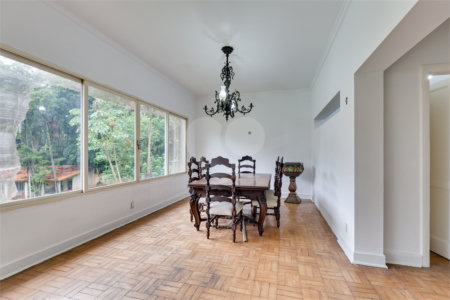 Casa à venda com 5 suítes no condomínio Chácara Flora, São Paulo - SP