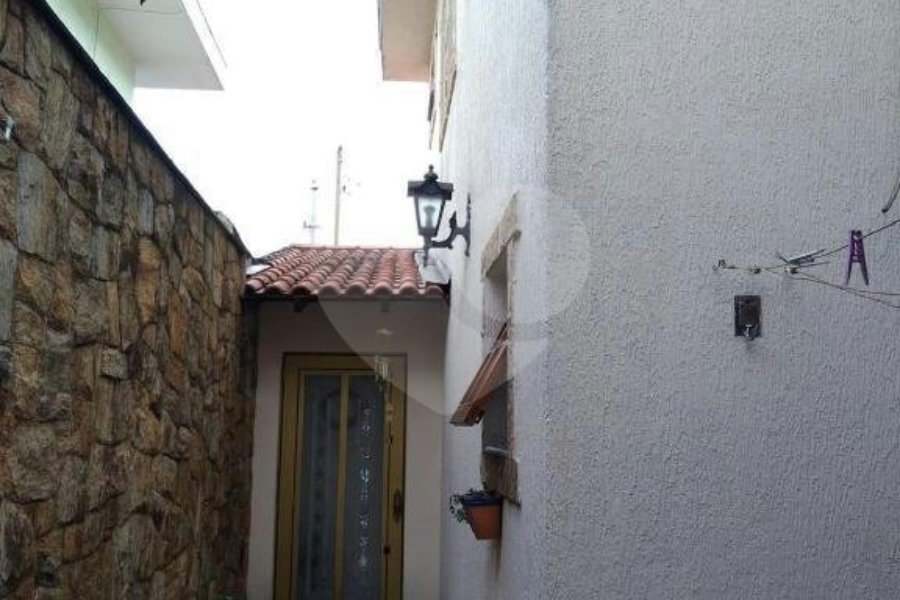 Sobrado à venda com 2 quartos, sendo 1 suíte, em Santa Teresinha, São Paulo, SP
