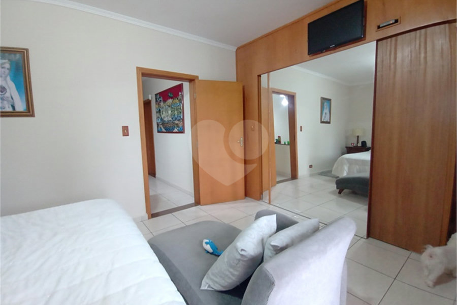 Sobrado à venda com 4 quartos, sendo 1 suíte, em Tremembé, São Paulo, SP