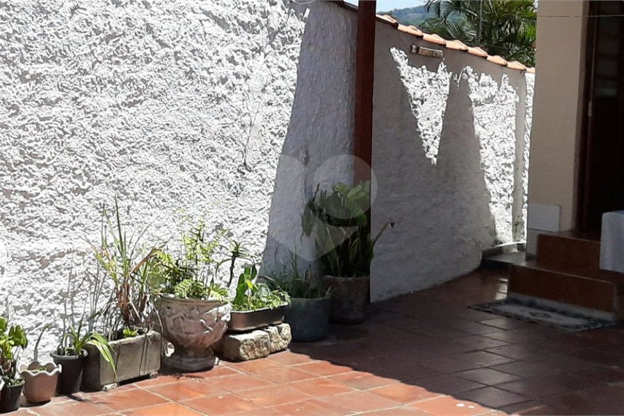 Sobrado à venda com 2 quartos em Horto, São Paulo, SP