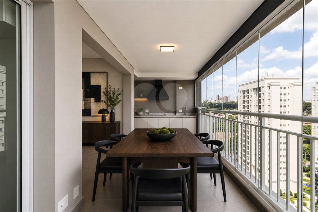 Apartamento à venda com 3 quartos, sendo 1 suíte,  em Vila Anastácio, São Paulo, SP