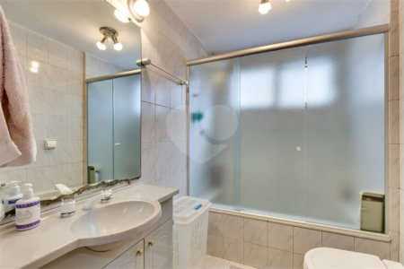 Apartamento à venda com 4 quartos, sendo 1 suíte, em Jardim Marajoara, São Paulo, SP