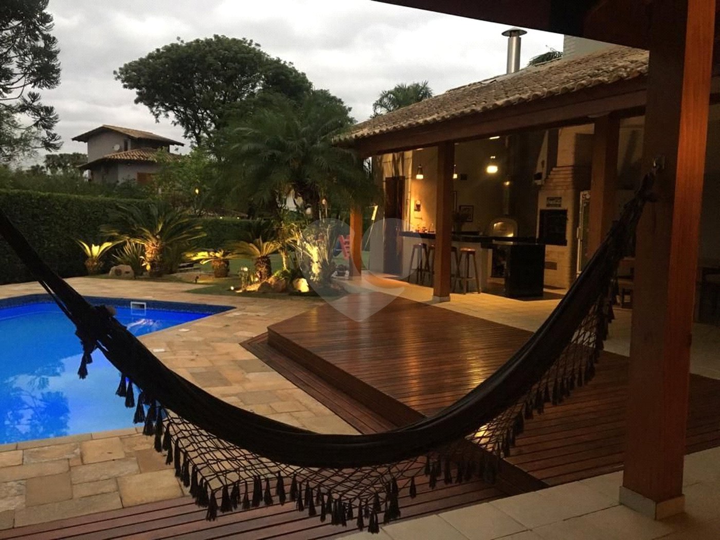 Casa à venda com 3 suítes no condomínio Lago Azul Residencial e Golfe, Araçoiaba da Serra - SP