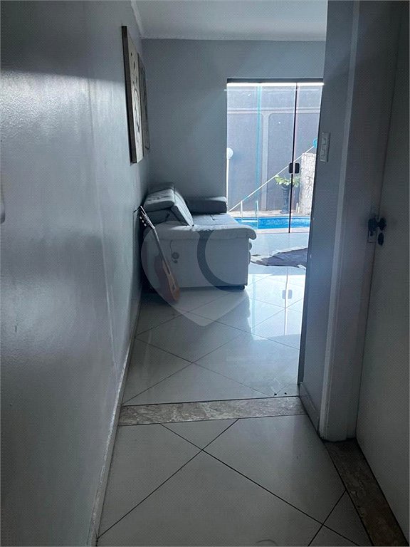 Sobrado à venda com 4 quartos, sendo 2 suítes, em Tremembé, São Paulo, SP