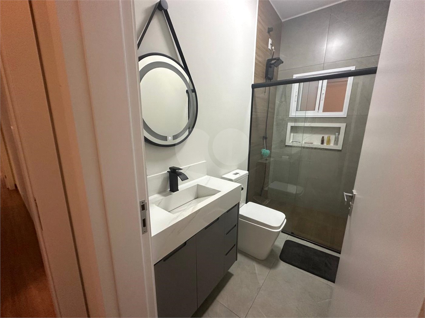 Casa à venda com 4 quartos, sendo 2 suítes, no condomínio Residencial Golden Ville, Itapetininga - SP