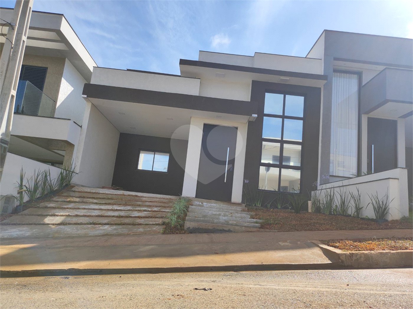 Casa à venda com 3 suítes no condomínio Condomíno Helena Maria, Sorocaba - SP