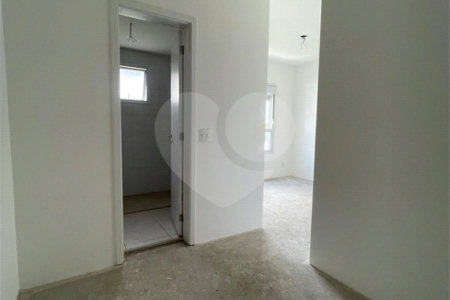 Apartamento à venda com 3 quartos, sendo 1 suíte, em Aclimação, São Paulo, SP