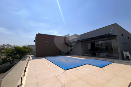 Casa à venda com 3 quartos, sendo 2 suítes, no condomínio Terras de Mont Serrat, Salto - SP
