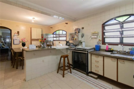 Casa à venda com 3 quartos, sendo 2 suítes,  em Jardim Santa Mena, Guarulhos, SP