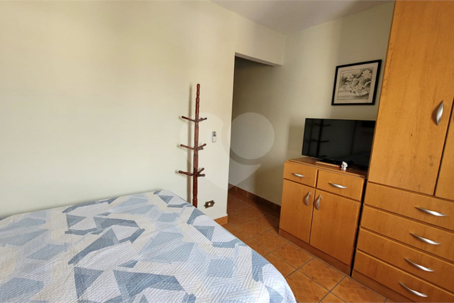 Casa à venda com 4 quartos, sendo 1 suíte, em Parque Maria Domitila, São Paulo, SP