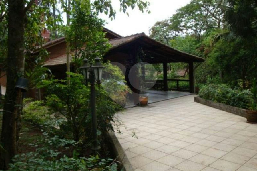 Casa Térrea à venda com 3 quartos, sendo 1 suíte, em Parque Petrópolis, Mairiporã, SP