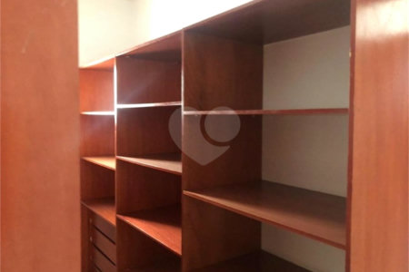 Casa à venda com 4 suítes no condomínio Vila das Emboabas, São Paulo - SP